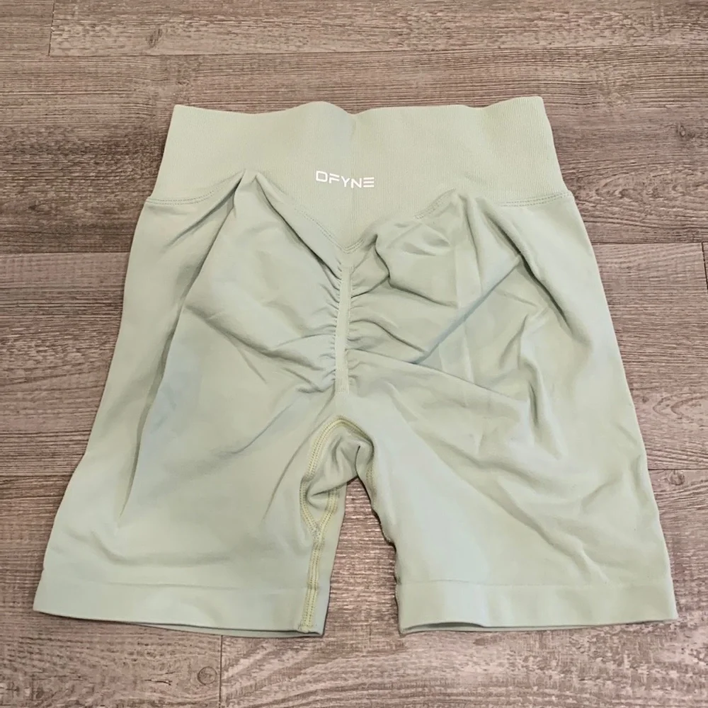 DFYNE Dynamic Shorts - Picture 3 of 3
